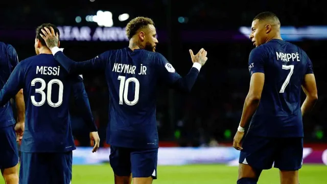 هل كان ميسي ، مبابي ونيمار فال شؤم !