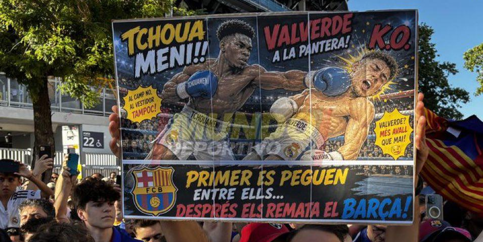 صوره .. جمهور برشلونة يشمت في ريال مدريد