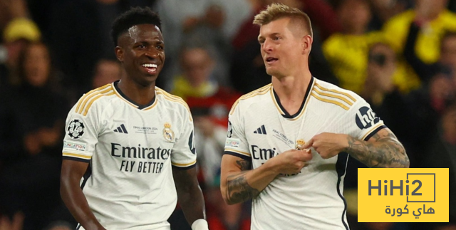 توني كروس يعود إلى ريال مدريد لضبط غرفة الملابس