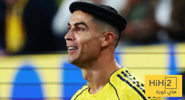 رونالدو يرفض تعليق حذائه !