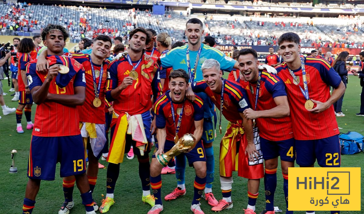 قلق داخل برشلونة بسبب ثلاثي إسبانيا