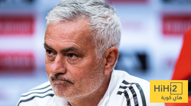 أسطورة ريال مدريد يستنكر عودة مورينيو
