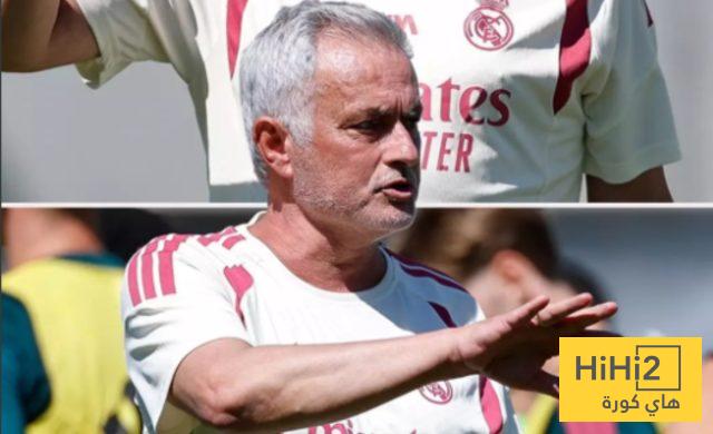 صورة: مورينيو يدخل ارضية ملعب مباراة ريال مدريد ضد فرينكفاروش اثناء سير اللعب ، والسبب ..!