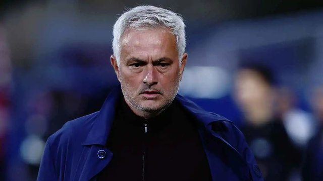 رغم إعجاب مورينيو به.. وكيل لاعب ريال مدريد يتحرك لإنقاذ صفقة رحيله عن البرنابيو