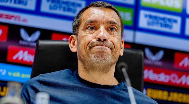 مدرب فينورد يعرب عن حماسه للقاء برشلونة