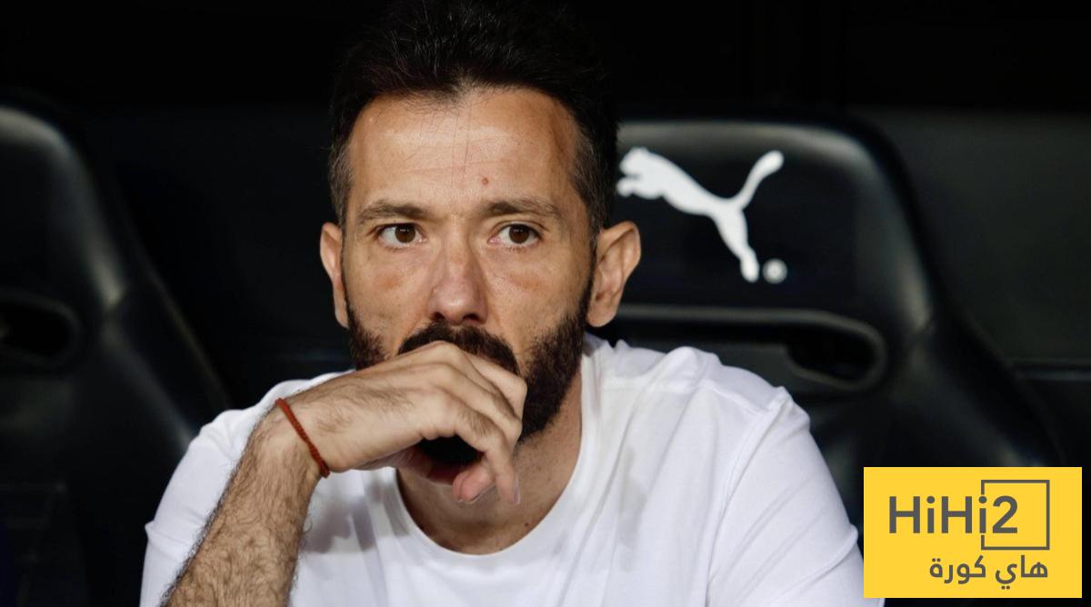 ماذا قال مدرب فالنسيا بعد السقوط بخماسية امام برشلونة؟