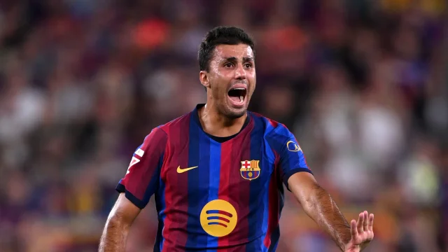 رودري يكشف رأيه في ديربي مدريد.. ويحدد الفريق الذي استحق الفوز