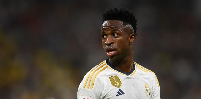 ماذا يقول الجمهور الاسباني على مستويات فينيسيوس جونيور الأخيرة مع ريال مدريد؟