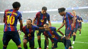بايرن ميونخ يحدد ظهير برشلونة هدفه الأول في يناير