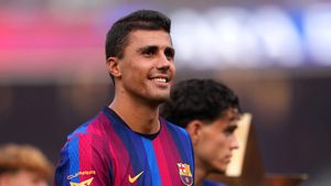 صحفي يكشف كيف ضاعت صفقة رودري من أيدي ريال مدريد