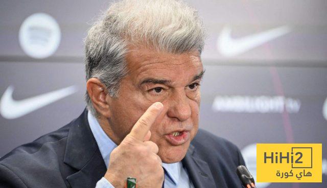 اليويفا يعاقب برشلونة بيد ويعوض بيد أخرى