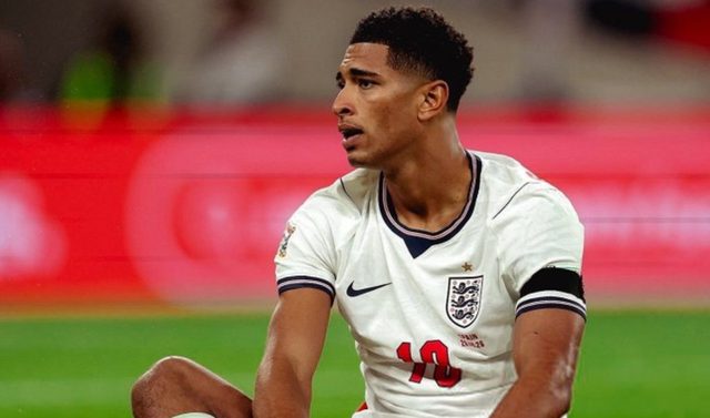 صورة .. رد فعل بيلينغهام عند سؤاله عن الاحتكاك مع كوكوريلا
