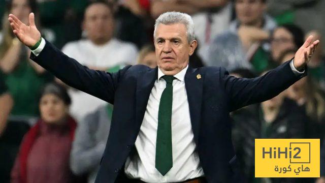 أجيري يعتذر لنجم برشلونة