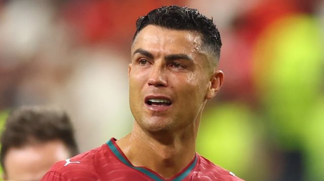 «البطل مات».. عادل العجمة يفجرها بعد رحيل رونالدو عن معسكر البرتغال: أيام العسل مع جيسوس انتهت
