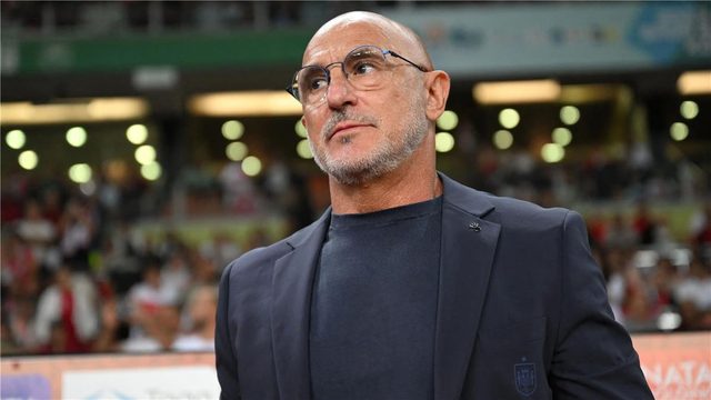 دي لا فوينتي يفاجئ كوبارسي وإسباي بقرار جديد