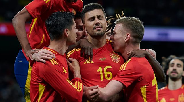 صورة – ثنائي برشلونة نواة المنتخب الإسباني