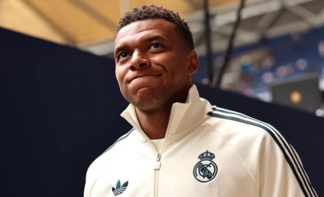 صافرات الاستهجان ستعود .. تصرفات مبابي تثير غضب جماهير ريال مدريد