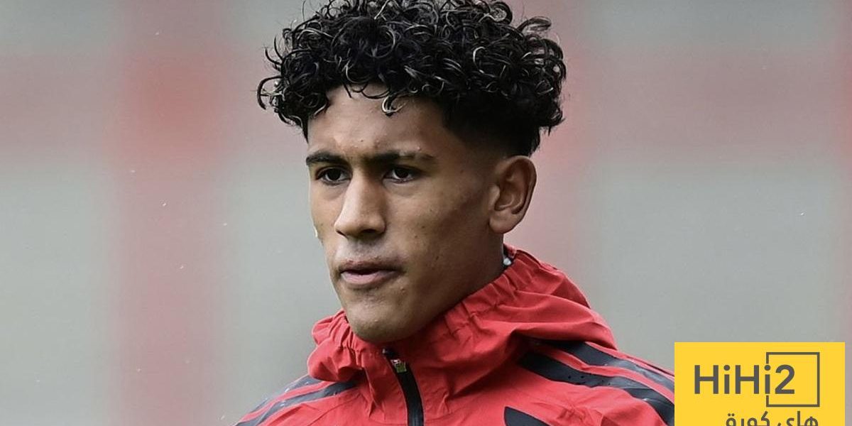 بايرن ميونخ يزاحم ريال مدريد وبرشلونة لضم موهبة مانشستر يونايتد