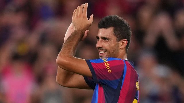 رودري كلمة السر.. برشلونة يدخل سباق موهبة الدوري الإنجليزي