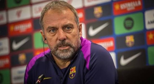 مشكلة في برشلونة لا يهتم فليك لحلها ..!