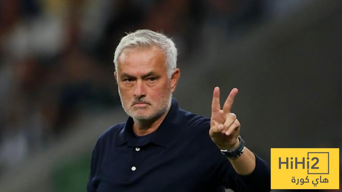 لاعب فياريال يثير الجدل حول حديثه مع مورينيو ، ويعلق على طرد فينيسيوس