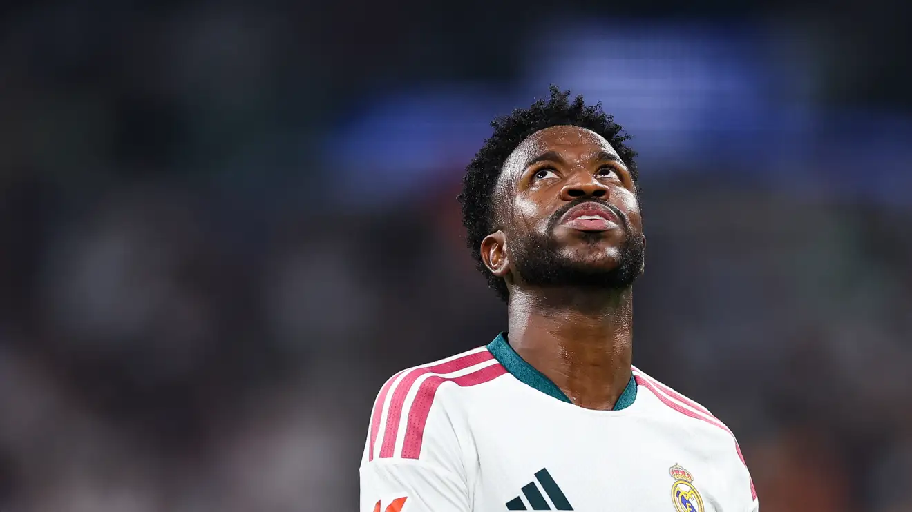 صورة – الأخطاء للمنافسين والبطاقات لريال مدريد.. هل تختلف المعايير التحكيمية في الليجا؟