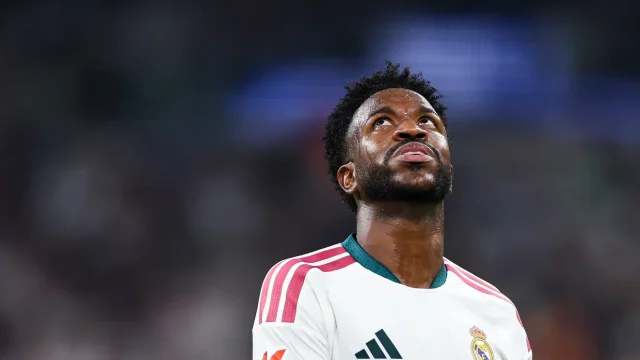 صورة – الأخطاء للمنافسين والبطاقات لريال مدريد.. هل تختلف المعايير التحكيمية في الليجا؟
