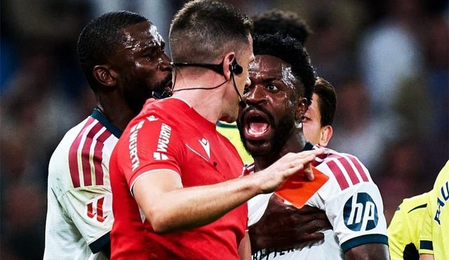 عاجل ورسميا : عقوبة فينيسيوس جونيور بعد طرده ضد فياريال