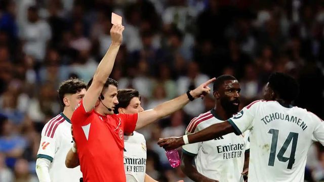 بإحصائية أوروبية.. قناة ريال مدريد تفتح النار على التحكيم الإسباني