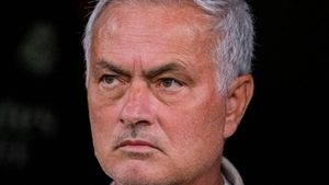 مورينيو يستعيد شخصيته القديمة.. هجوم شرس دفاعًا عن ريال مدريد قبل الكلاسيكو