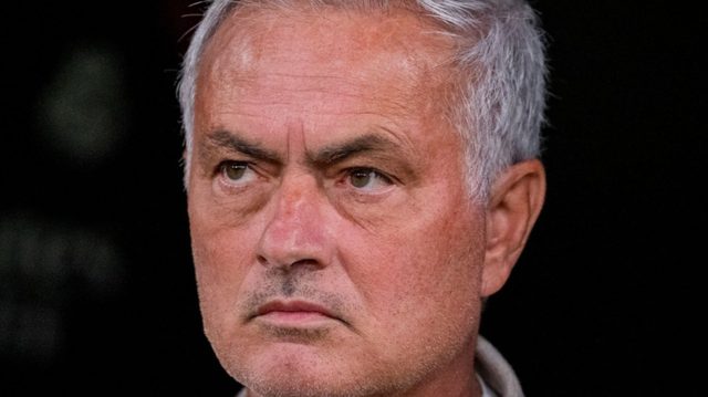 مورينيو يستعيد شخصيته القديمة.. هجوم شرس دفاعًا عن ريال مدريد قبل الكلاسيكو