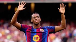 نادٍ إنجليزي يستهدف بالدي ب 50 مليون يورو.. هل يفتح برشلونة باب الرحيل؟