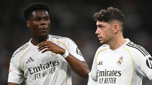صور : هل تريد أن ترى فضيحة الوسط في ريال مدريد …؟!