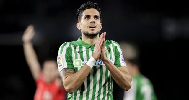 لاعب بيتيس يطالب بفوز نجم برشلونة بجائزة الفتي الذهبي