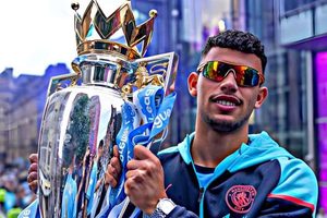 فليك لا يريده.. صراع داخل برشلونة بسبب نجم مانشستر سيتي