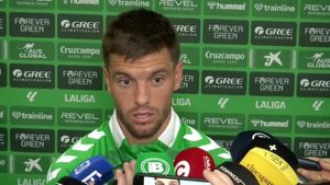 لاعب بيتيس يعلق على الغاء هدفه ضد برشلونة