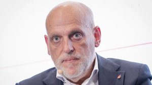 تيباس يسخر من رئيس المجلس الأعلى للرياضة بعد مطالبته بالاعتذار لريال مدريد