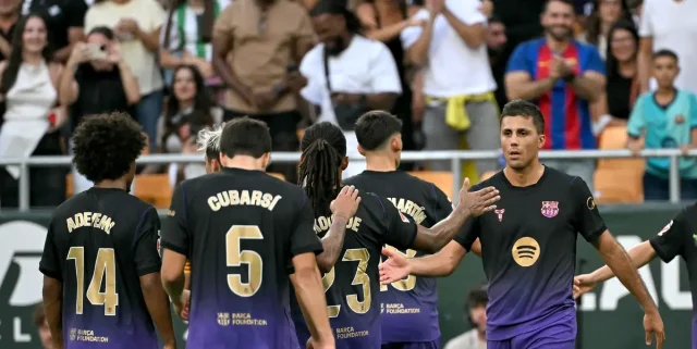 برشلونة فليك يتطلع لتحطيم رقم قياسي في الكلاسيكو