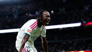 ديوماندي يحرج فينيسيوس.. هل انتهي زمن المكان المضمون في ريال مدريد؟