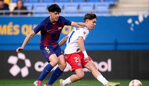 برشلونة يكتشف نسخة جديدة من كوبارسي؟.. أليكس كامبوس يطرق أبواب فليك