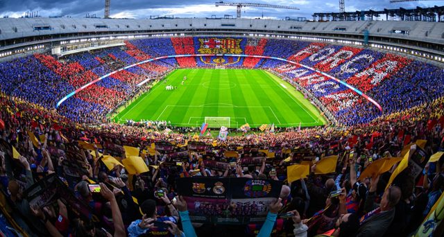 برشلونة يحسم الجدل حول إقامة الكلاسيكو في الكامب نو رغم إضراب العمال