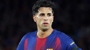 صور – كيف رد جمهور برشلونة على كانسيلو الغاضب؟