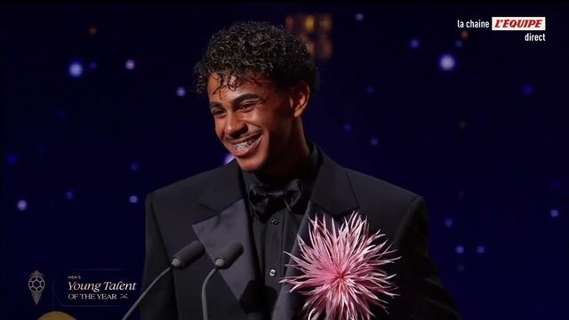 صور .. ردود الفعل على كلمات لامين عن تلميحه للكرة الذهبية