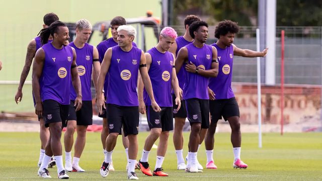 لاعب برشلونة أمام فرصة أخيرة لإقناع فليك