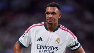 عاجل : ليفربول يدرس استعادة أرنولد من ريال مدريد في يناير
