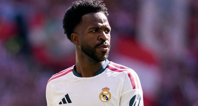 الجناح الايسر في ريال مدريد يتحول الى بؤرة منافسة