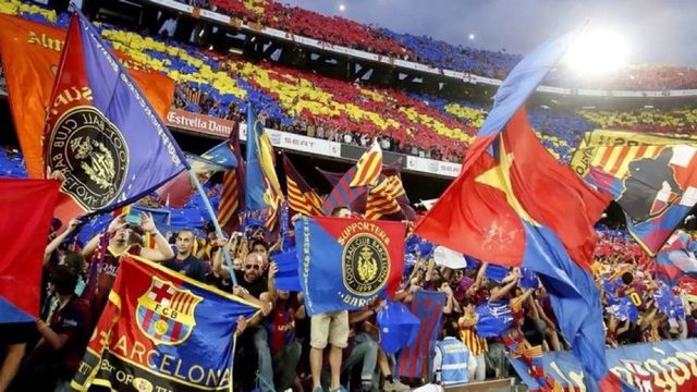 بعد الكلاسيكو.. برشلونة يصعد ضد جماهيره